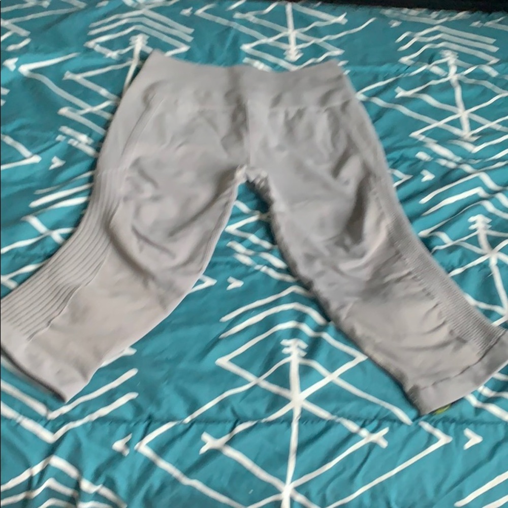 Lululemon In The Flow Crop II Heather Medium Grey